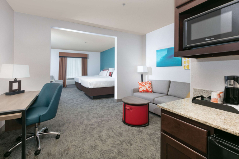 Bedroom 2, Comfort Suites Arlington - Entertainment District, Arlington