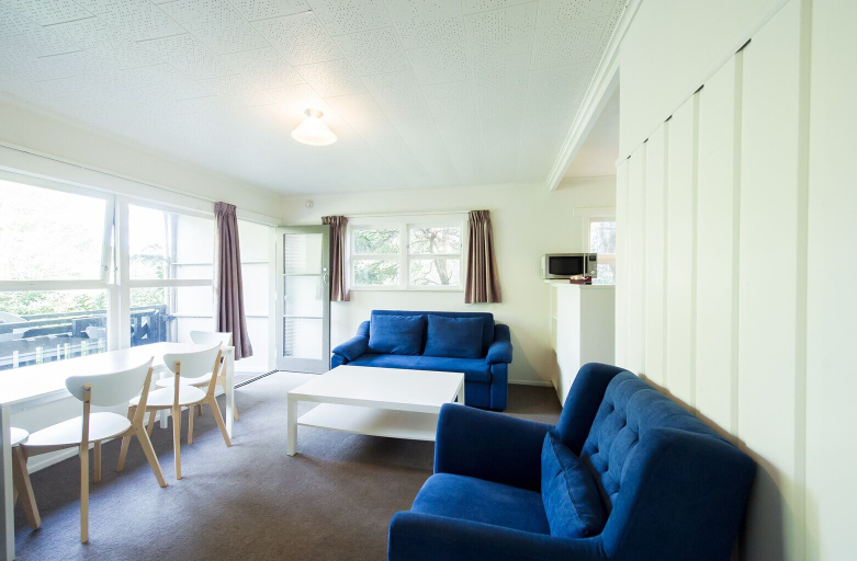 Others 5, Touchwood Motor Inn, Waitakere