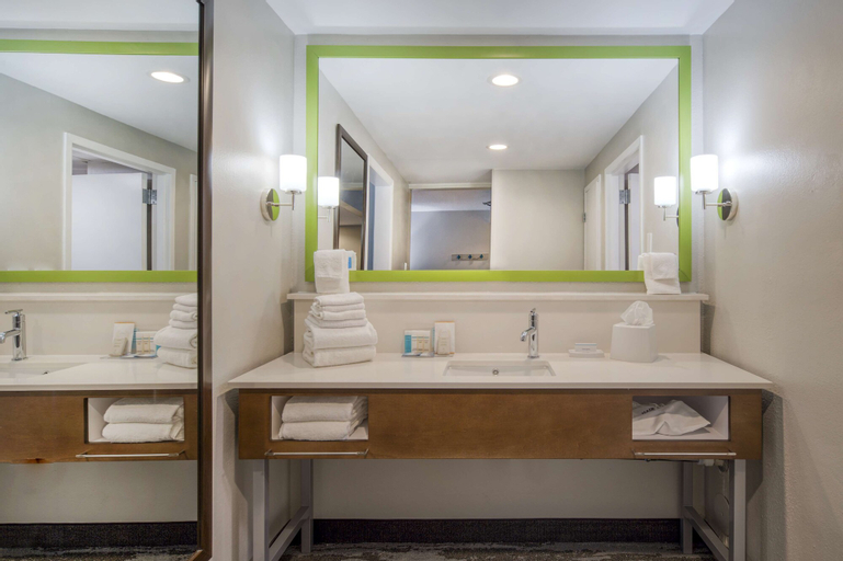 Bedroom 4, Hampton Inn & Suites Wilmington/Wrightsville Beach, New Hanover