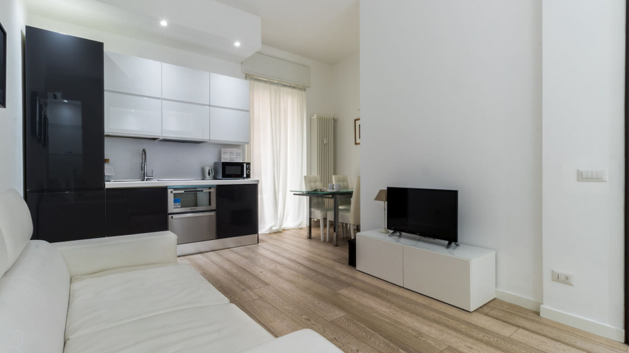 Others 3, Italianway - Corso Genova 27 A, Milano