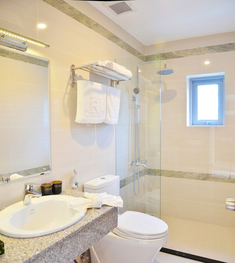 Bathroom 4, Hang Beach, Da Nang
