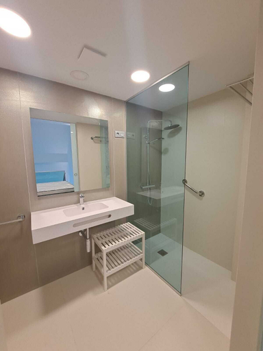 Bathroom 3, RK Farallón Canteras, Las Palmas