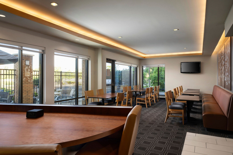 Food & Drinks 5, TownePlace Suites by Marriott Ann Arbor, Washtenaw