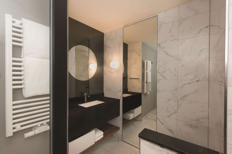 Bathroom 5, Adina Apartment Hotel Nuremberg, Nürnberg