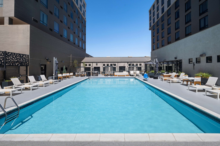 Sport & Beauty 2, DoubleTree by Hilton Denver Cherry Creek, Denver