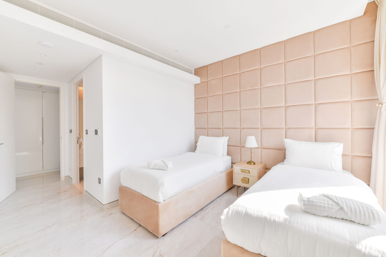 Room 4, Luxury 2BR plus maids room in Bluewaters, Dubai
