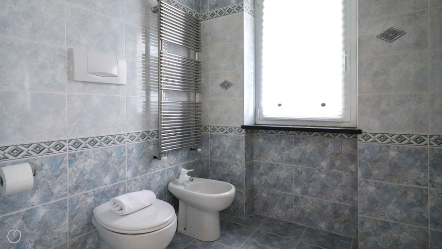 Bathroom 4, Italianway - San Bartolomeo 7, Genova