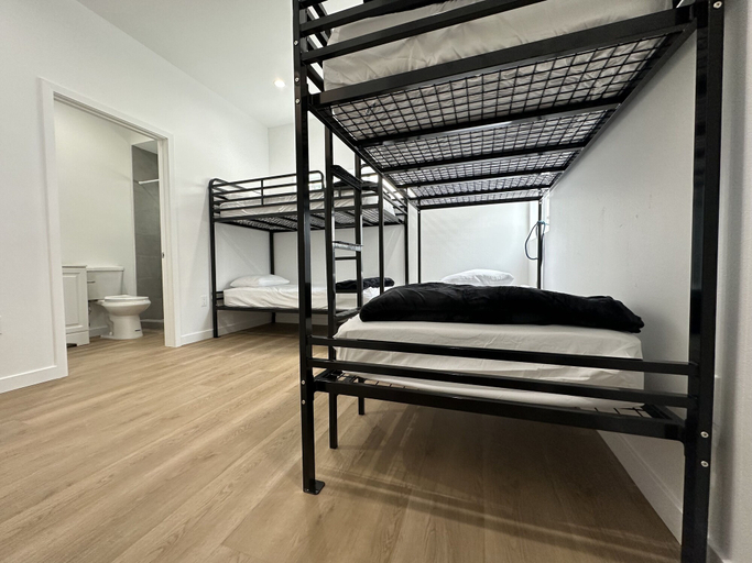 Bedroom 5, RoamHub Residences, Los Angeles