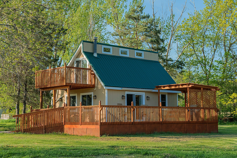 Exterior & Views 2, Black River Cottages, Prince Edward