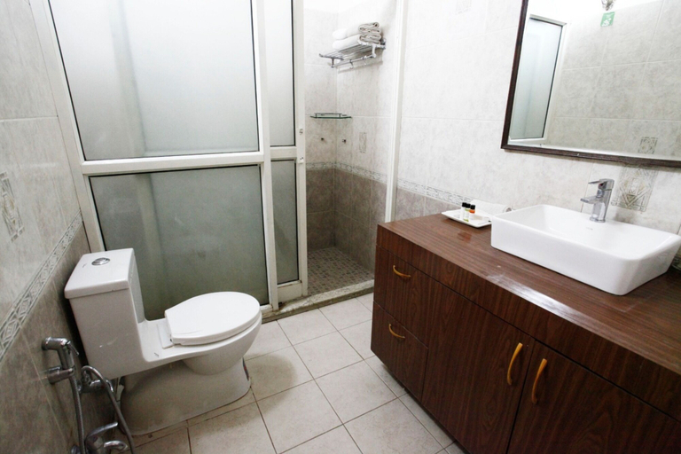 Bathroom 4, The Palace Belvedere By Royal Collection, Nainital