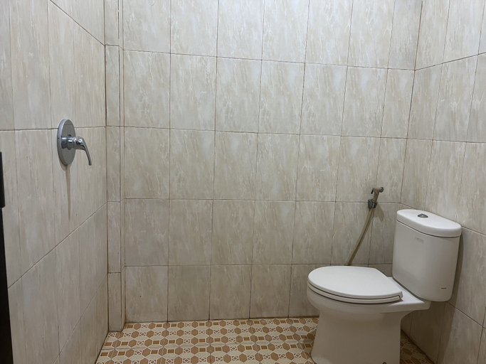 Bathroom 3, Hotel O Anugrah Homestay Syariah, Makassar