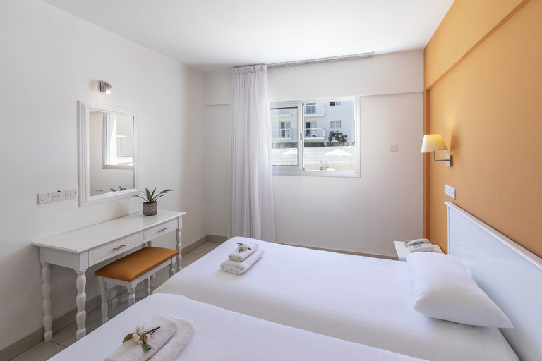 Bedroom 4, Mia hotel apartment