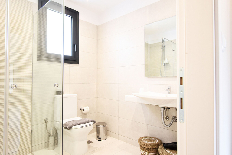 Bathroom 5, Aellō luxury apartments, Attica