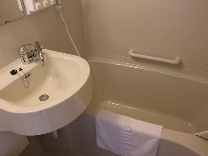 Bathroom 4, Toyoko Inn Shin Osaka Station Higashi, Osaka