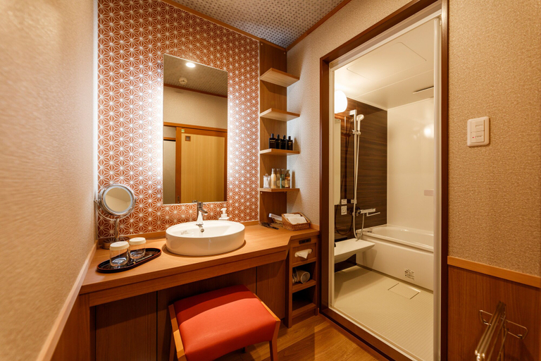 Bathroom 5, Tachibana Shikitei, Kaga