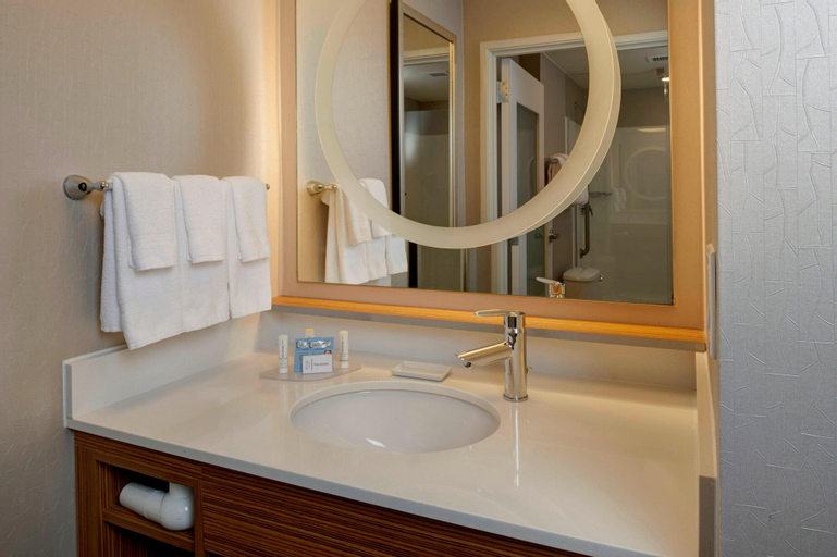 Bedroom 5, SpringHill Suites St. Louis Brentwood, Saint Louis
