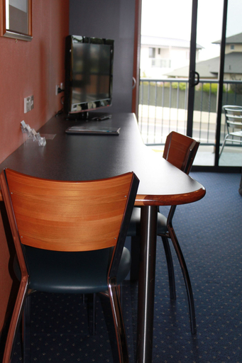 Others 5, Bay City Motor Lodge, Timaru