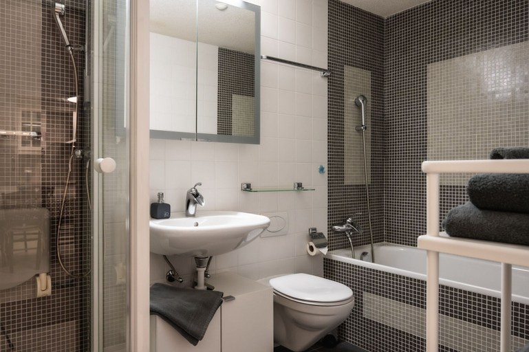 Bathroom, Snowflake family apart. Ski in& out, Visp