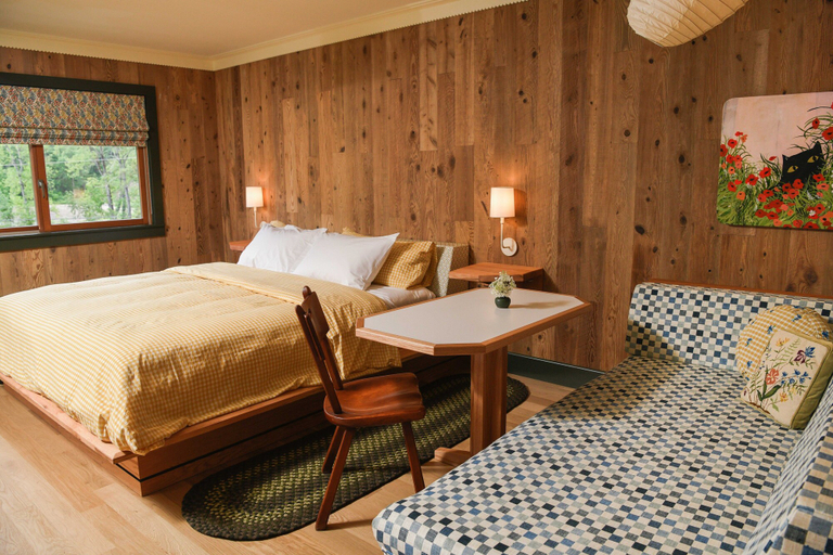Bedroom 2, Little Cat Lodge, Berkshire