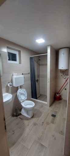 Bathroom 3, My Little Farm, Koceljeva