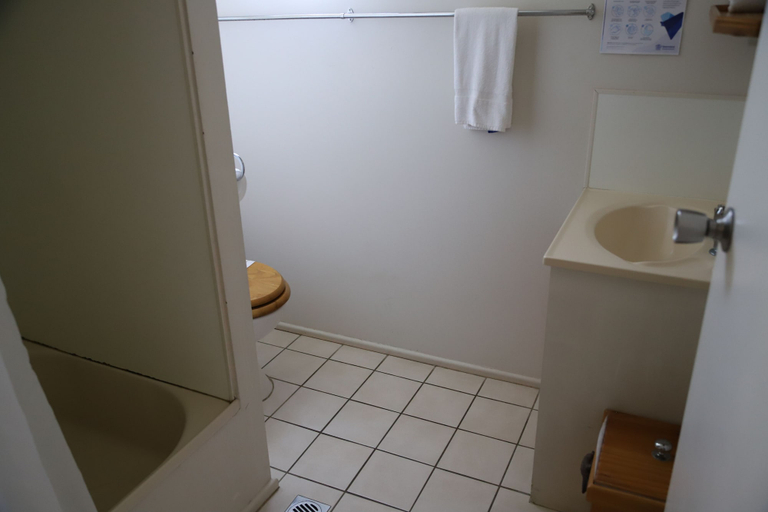 Bathroom 4, Eungella Cabins, Mirani
