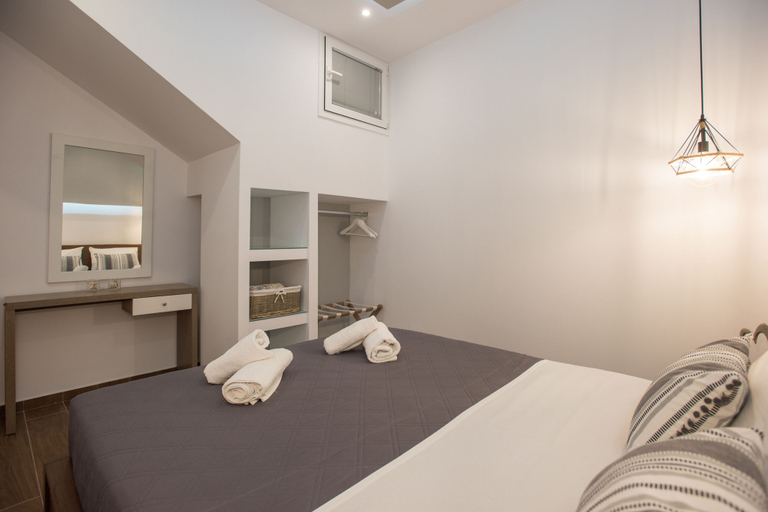 Room 2, Relaxed Seaside Living, Tris Ekklisies - Sleeps 4, Crete