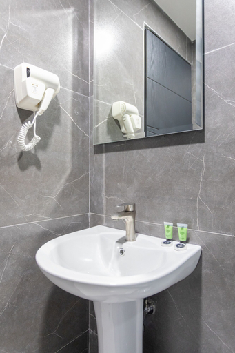 Bathroom 5, Hotel West Way, Tskaltubo