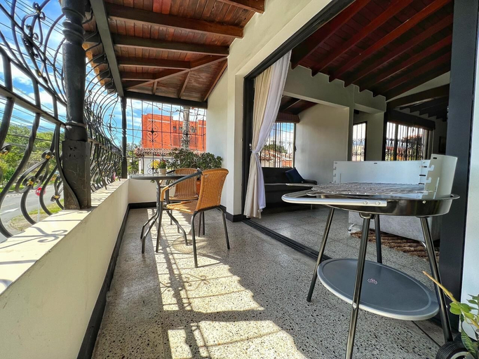 Others 5, Casa Malibu, Medellín
