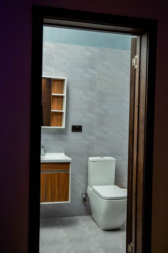 Bathroom, Js way Apartments and Executive Hotel, Kumasi