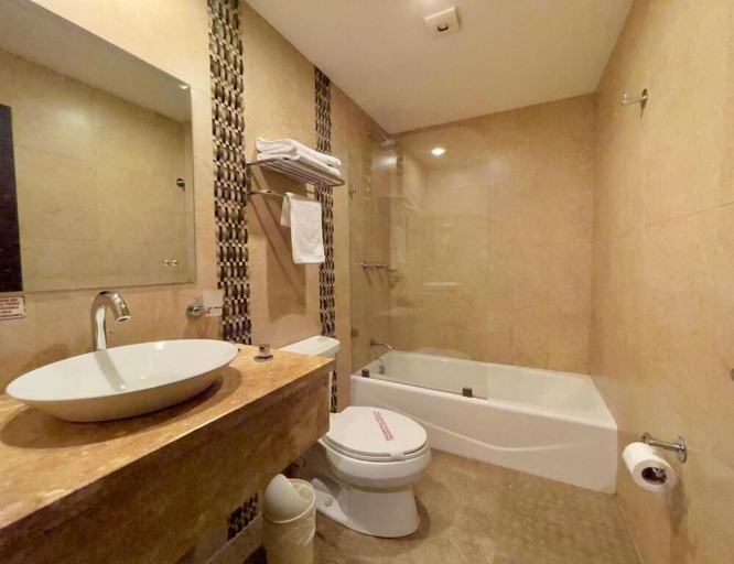 Bathroom 3, Hotel Patrimonio, Cuenca