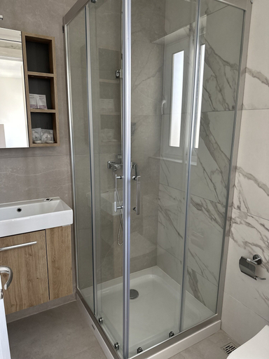 Bathroom 3, The Central guesthouse