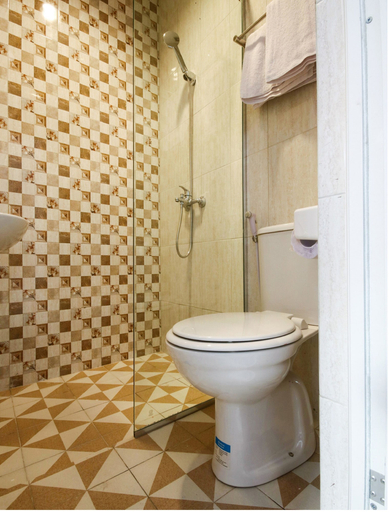 Bathroom 5, Hotel O Papakoel Guest House, Medan