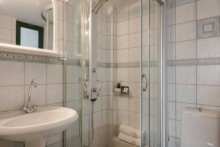 Bathroom 4, Griffon Kymi Hotel previously known as Valledi Village, Central Greece