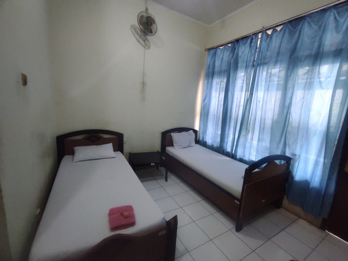 Bedroom 3, Capital O 93024 Hotel Ganesha, Purworejo