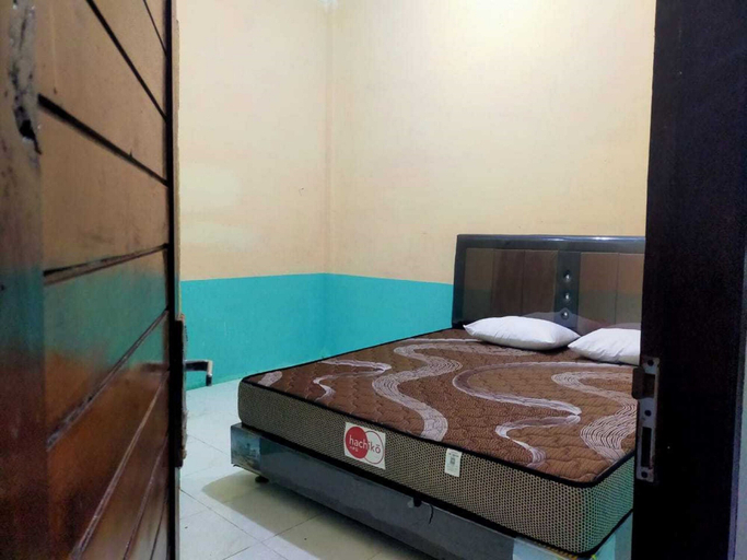 Bedroom 4, EXPRESS O 91938 Grace Kost & Hostel, Karo