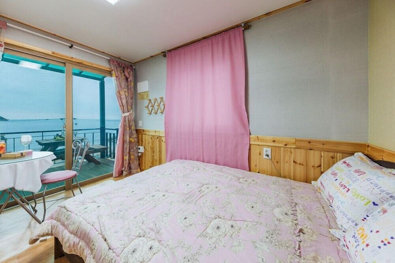 Bedroom 3, Badasae Pension, Yeongdeok