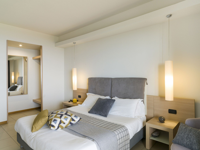 Bedroom 3, Esperia Palace Hotel, Catania
