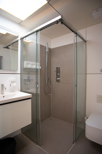 Bathroom, Spreeapartment JULIA, Berlin