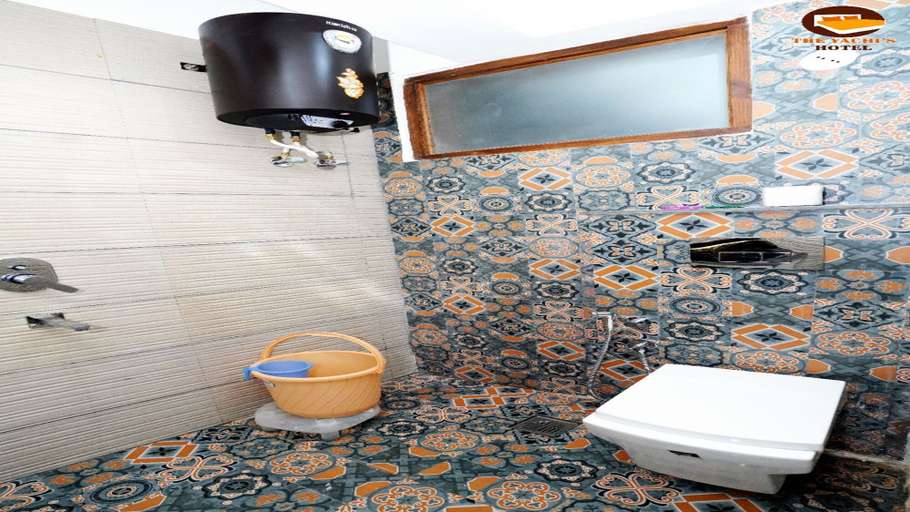 Bathroom 3, The Yachi's, Garhwal