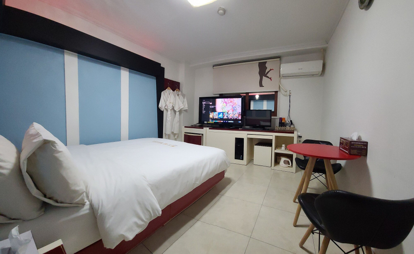 Bedroom 3, Dream Motel, Gwangsan
