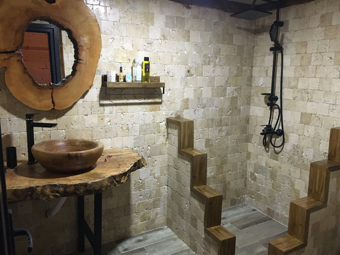 Bathroom 3, Ora Dag Evleri, Ardeşen
