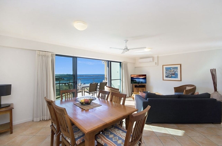Dining Room 9