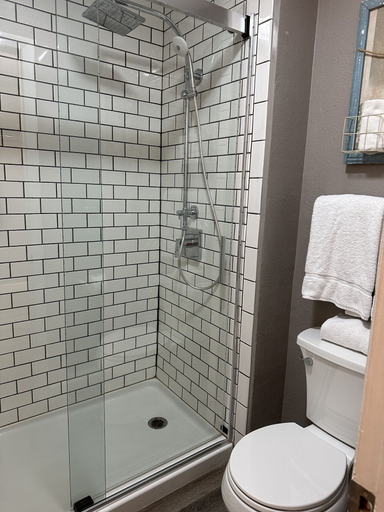 Bathroom 5, Victorian Inn Elkhart Lake Wisconsin, Sheboygan