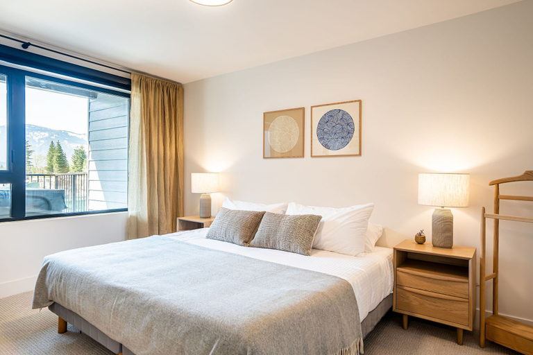 Bedroom 2, Sea Eagles Landing by Revelstoke Vacations, Columbia-Shuswap