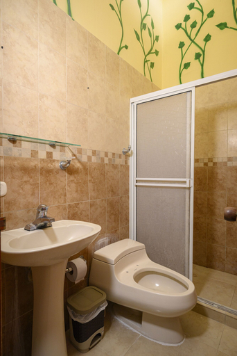 Bathroom 5, Macondo Hostel, Santa Marta (Dist. Esp.)