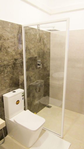 Bathroom 4, Airport Faith Hotel, Katana