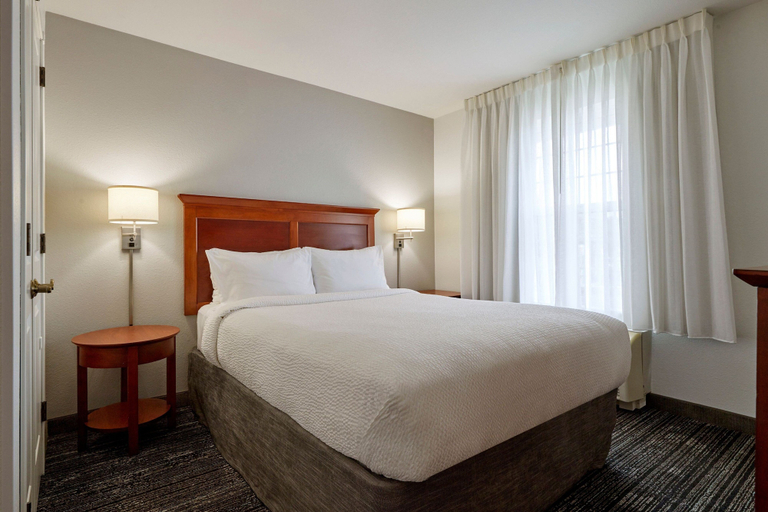 Bedroom 2, TownePlace Suites by Marriott Medford, Jackson