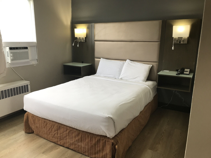 Bedroom 3, Canadas Best Value Inn & Suites Kamloops, Thompson-Nicola