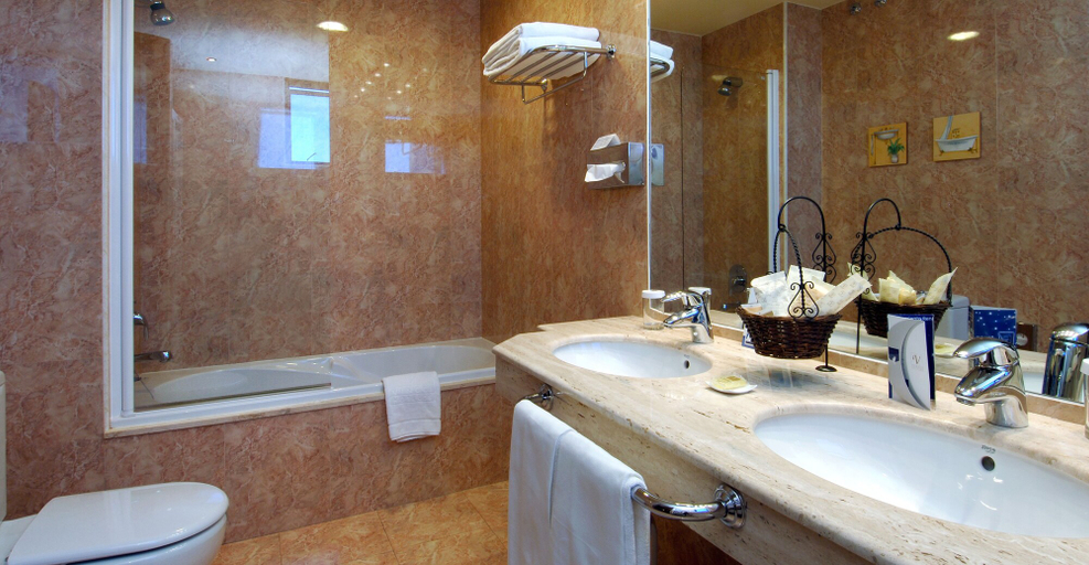 Bathroom 5, Hotel Vincci Ciudad de Salamanca, Salamanca