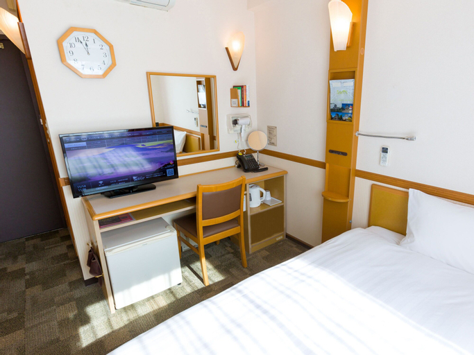 Bedroom 12